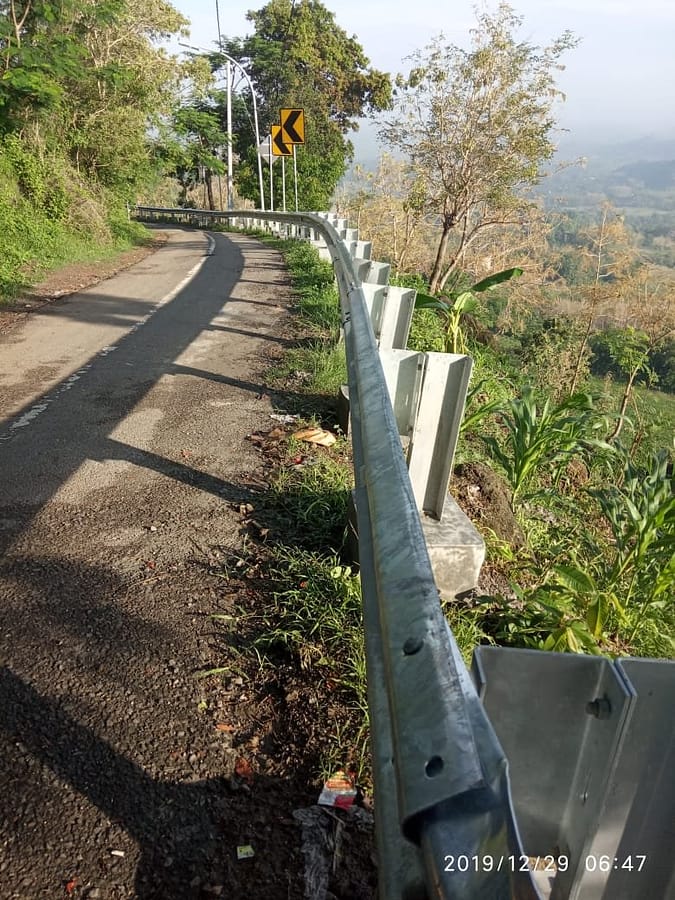 Pembuat guardrail papua