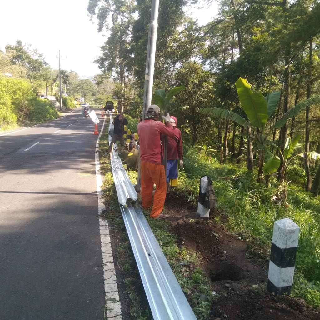 supplier guardrail malang