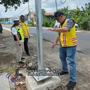 tiang pju jombang