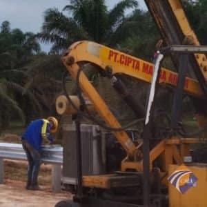 supplier guardrail gresik